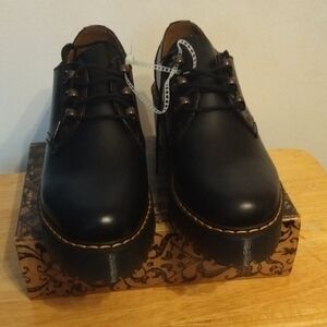 Brand New Dr Martens Classic Womens Platform Heel Shoes